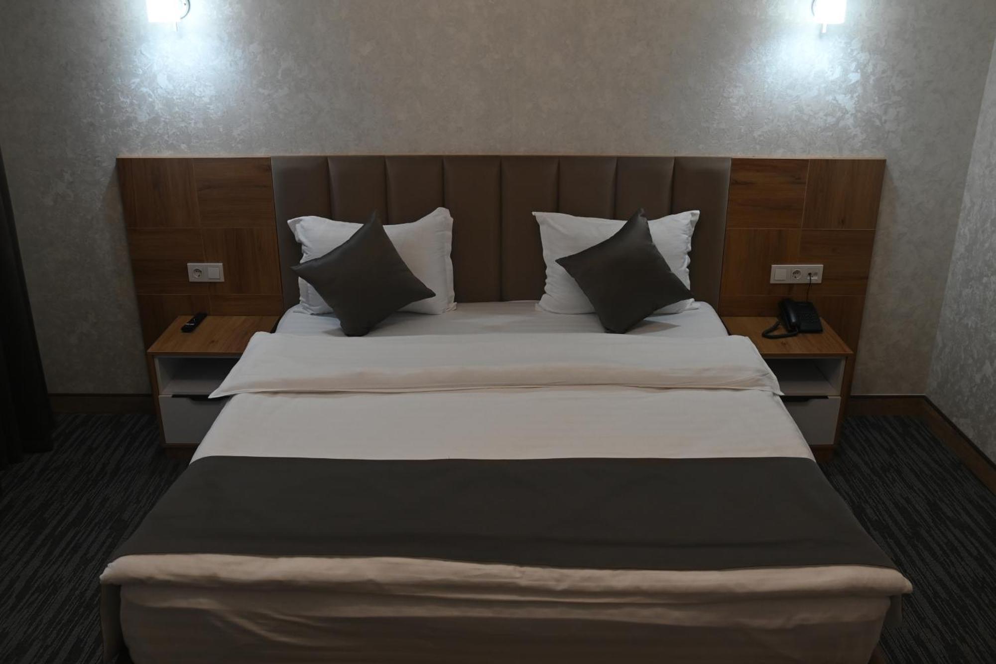 My Status Hotel Tashkent Esterno foto